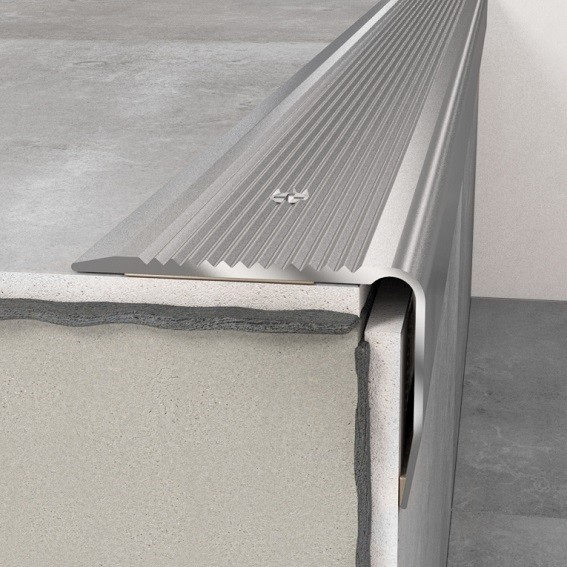 Treppenkanten- & Winkelprofile Höhe 30 mm Breite 40 mm L 1200 mm Einfasshöhe 5 mm PROVISTON